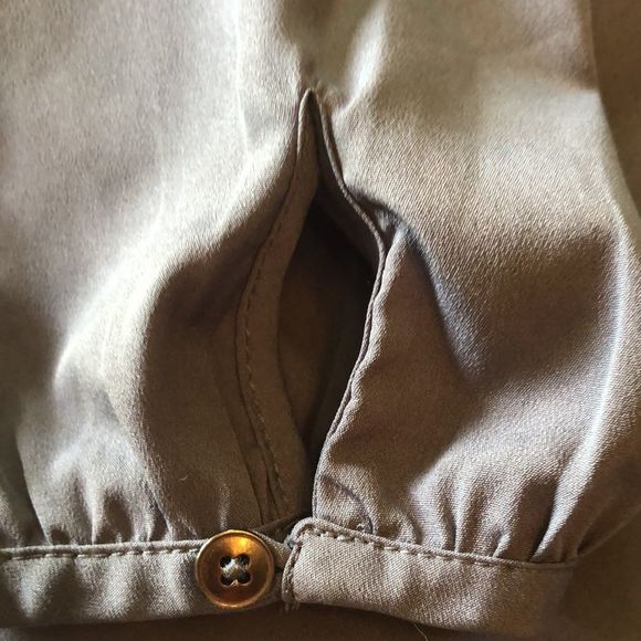 Banana Republic XS petite blouse moody greyish blue triangular peephole neckline - Picture 11 of 16